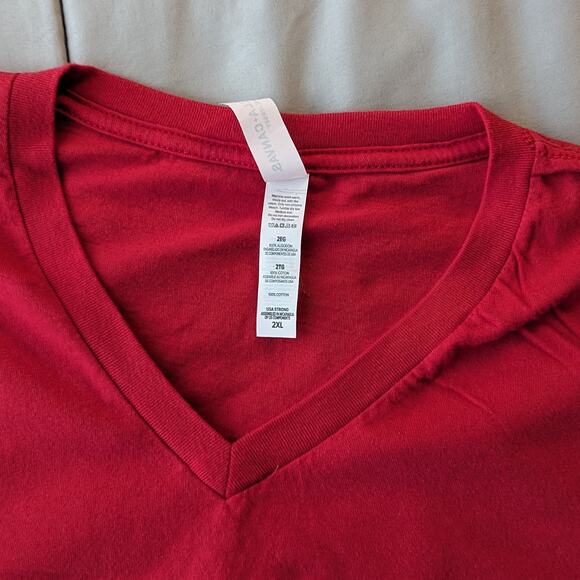 Men's Red Graphic V-Neck Shirt 2XL Tee Oversized Fit Casual - Picture 4 of 4